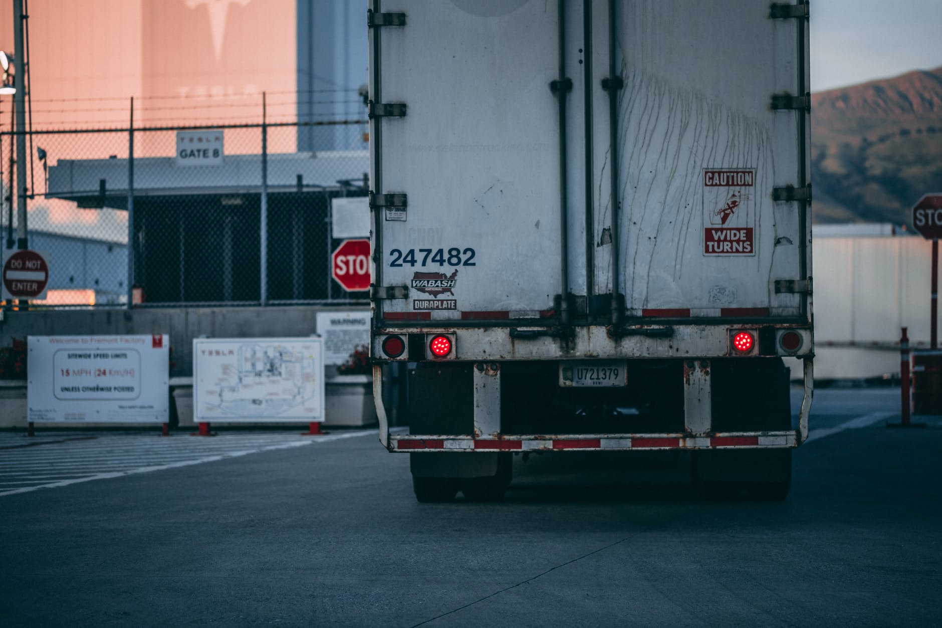 What You Need to Know to Manage a Thriving Trucking Company in 2021